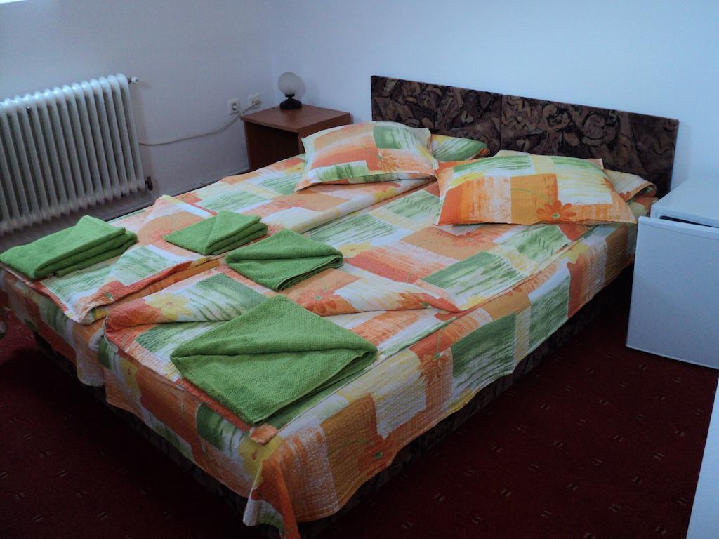 Randevu Panzio Hotel Miercurea Ciuc Room photo