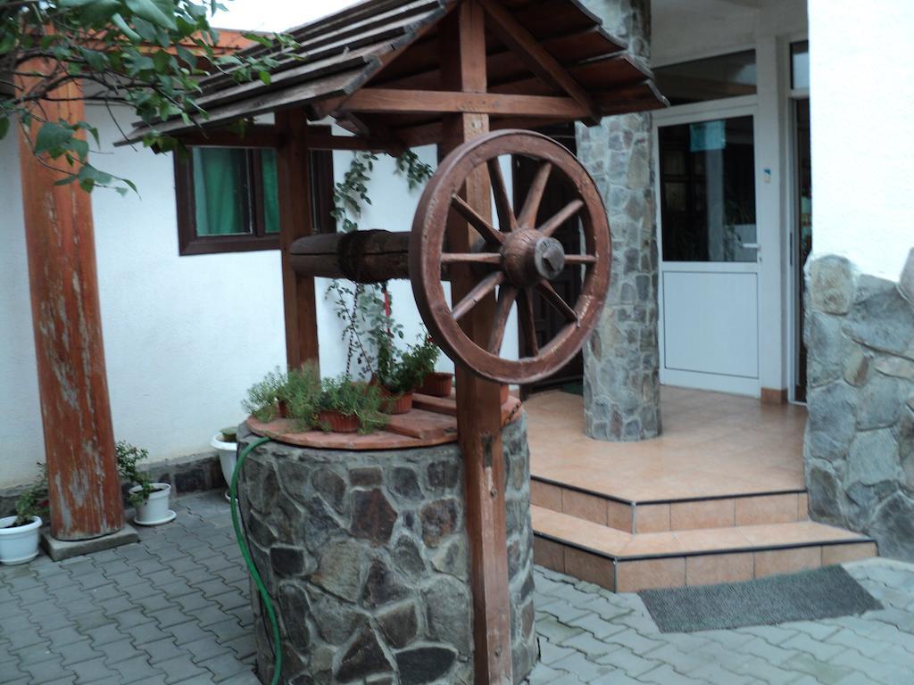 Randevu Panzio Hotel Miercurea Ciuc Exterior photo