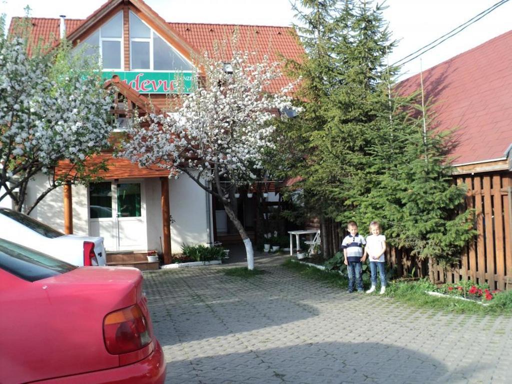 Randevu Panzio Hotel Miercurea Ciuc Exterior photo