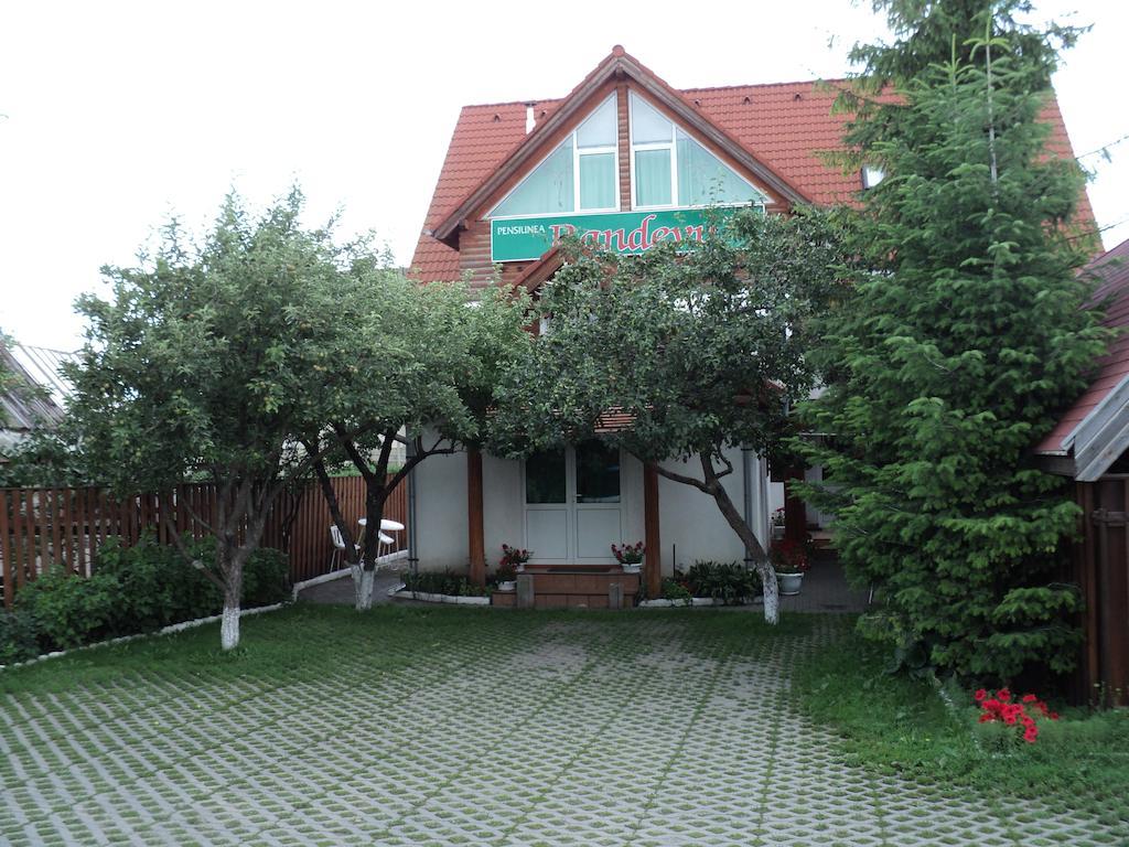 Randevu Panzio Hotel Miercurea Ciuc Exterior photo